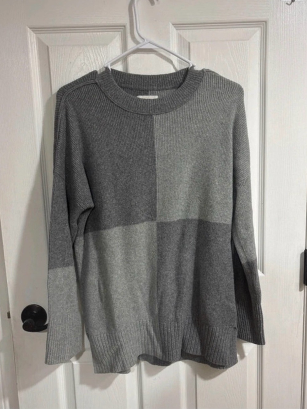 Abercrombie & Fitch Women's Gray Two-Tone Colorblock Crewneck Sweater
